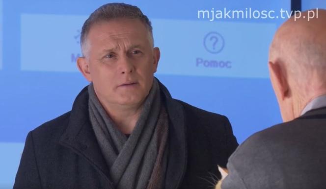 M jak miłość odc. 1662. Artur Rogowski (Robert Moskwa), ksiądz proboszcz (Maciej Damięcki)
