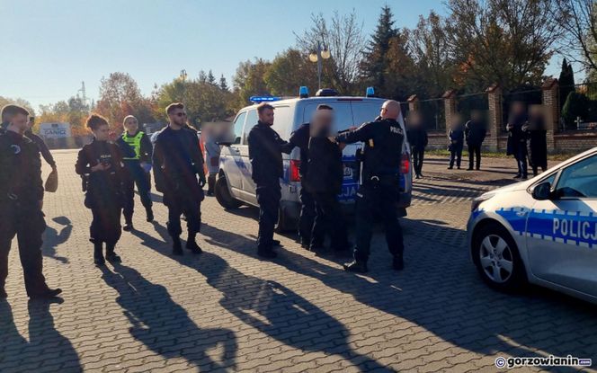 Awantura po pogrzebie w Gorzowie. Żałobnicy wściekli na policję