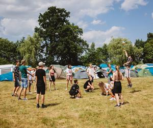 Festiwal Życia w Kokotku trwa. To chrześcijański Woodstock ZDJĘCIA 