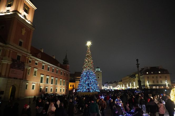 Świąteczna iluminacja placu Zamkowego 7.12.2024