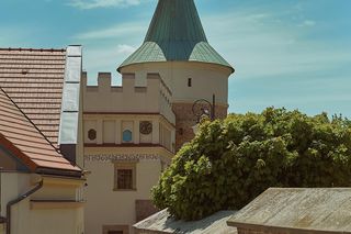 To jeden z najpiękniejszych domów w Małopolsce. Kiedyś był dworem obronnym, dziś zachwyca turystów