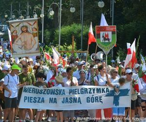 II szczyt pielgrzymkowy na Jasną Górę. Więcej pątników niż w zeszłym roku