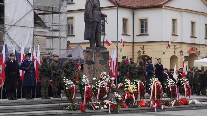 Tak białostoczanie uczcili Narodowe Święto Niepodległości 2024 w Białymstoku [ZDJĘCIA]