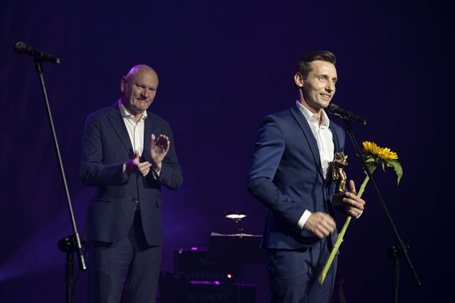 Tofifest 2022 rozpoczęty! Uroczysta gala, nagrody dla Krystiana Pesty, Anny Seniuk, Emilii Krakowskiej i Julia Szczepańskiej