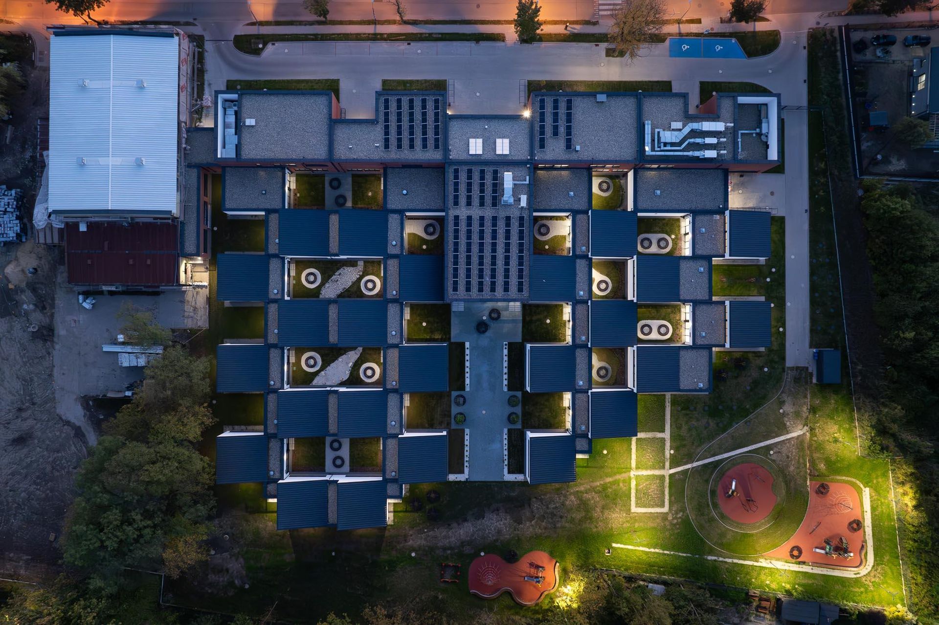 Szkoła w Rudzie Śląskiej, TKHolding