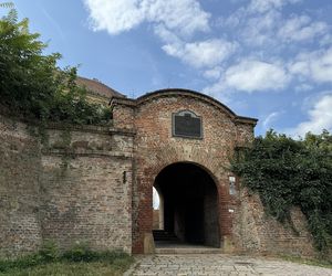 „Morawski Manchester” leży zaledwie kilka godziny drogi z Małopolski. Ma drugie największe katakumby w Europie