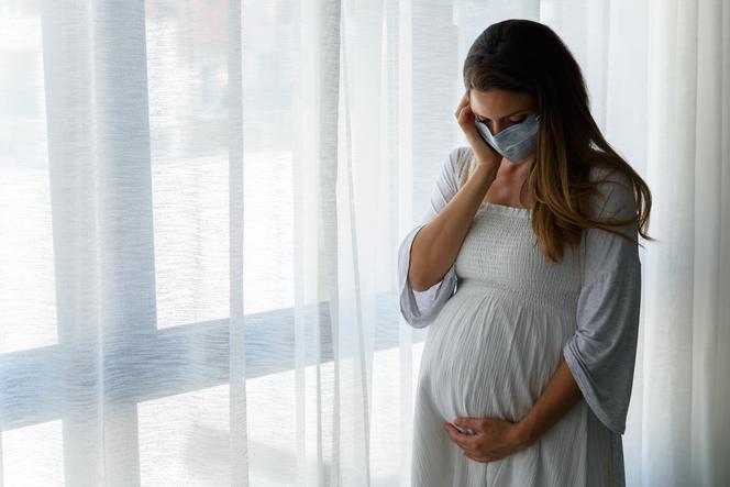 COVID-19 zwiększa ryzyko porodu przed terminem