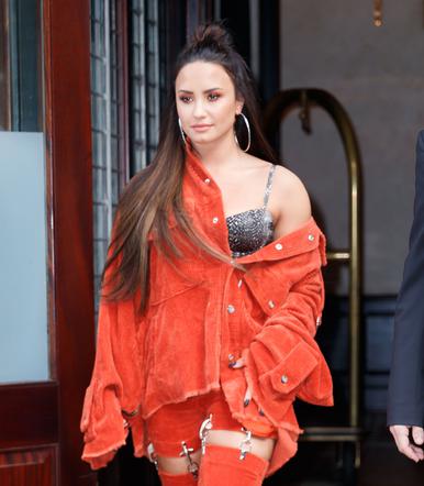 Demi Lovato cała na pomarańczowo!