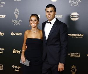 Rodri, Harry Kane, a nawet Natalie Portman na czerwonym dywanie gali Złotej Piłki. Tak prezentował się czerwony dywan