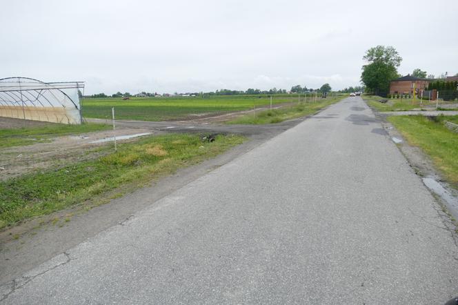 Ciągnął pana Romana za autem przez kilometr! Policja zatrzymała kierowce mazdy