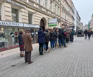 Kolejki pod cukierniami w Poznaniu. Tłusty czwartek 2024