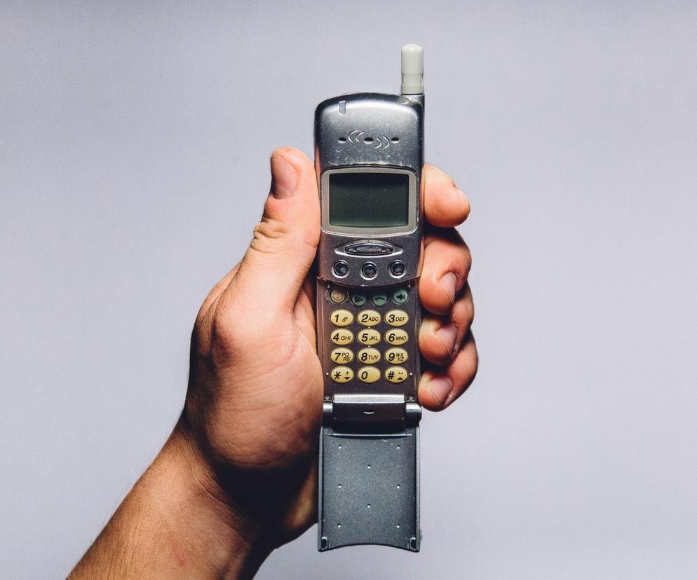 QUIZ Kultowe telefony z dawnych lat. Rozpoznasz je wszystkie po zdjęciu?