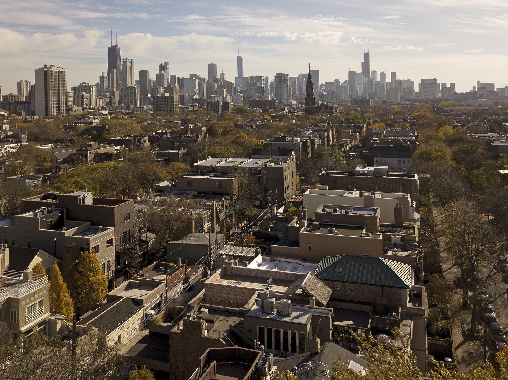 Dom w Chicago z oknami do dachów płaskich DXW od FAKRO