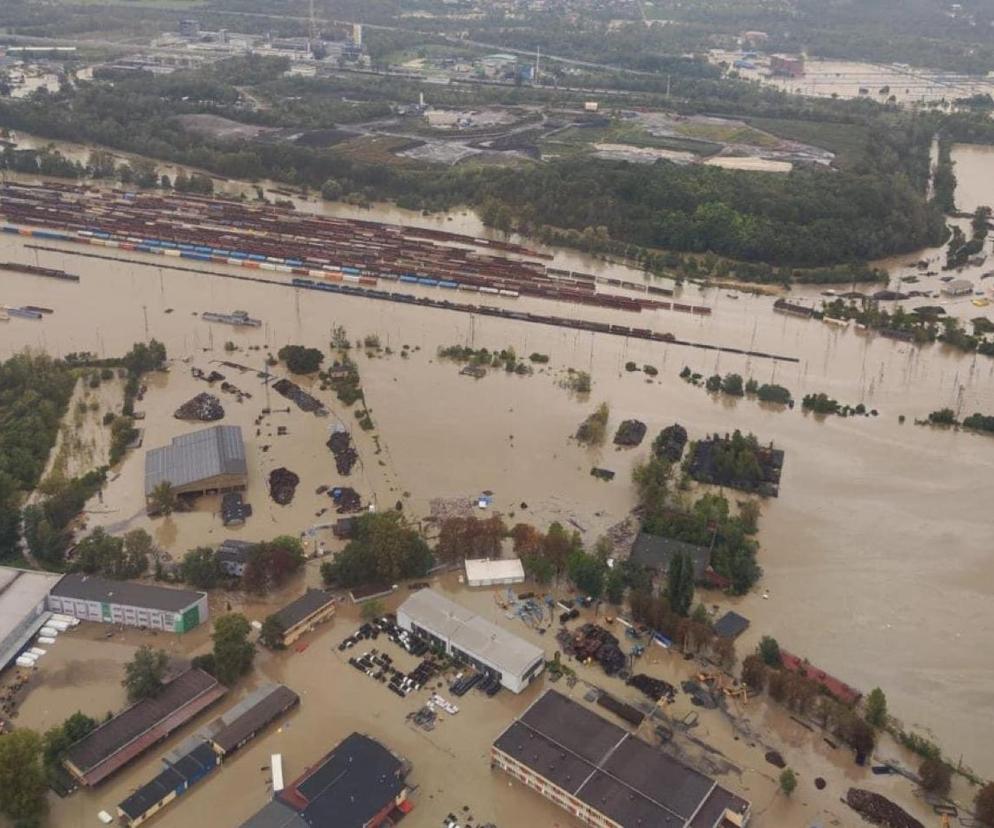 Powódź w Czechach 2024. W Ostrawie pękły wały na Odrze. Powstały dwie 50-metrowe szczeliny