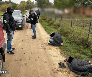 Podwójny morderca zatrzymany! Wielka akcja służb pod Płońskiem [ZDJĘCIA]