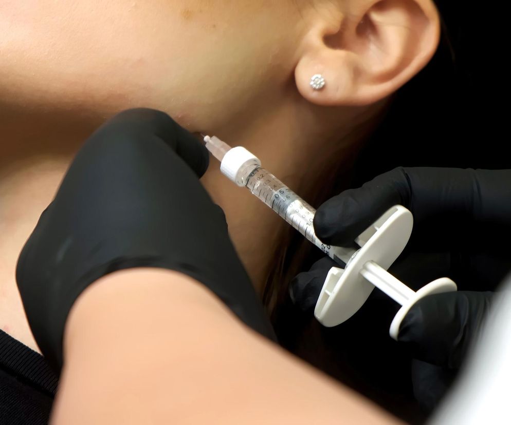 Problemy z oddychaniem, paraliż mięśni, zaburzenia neurologiczne. To konsekwencje modnego zabiegu