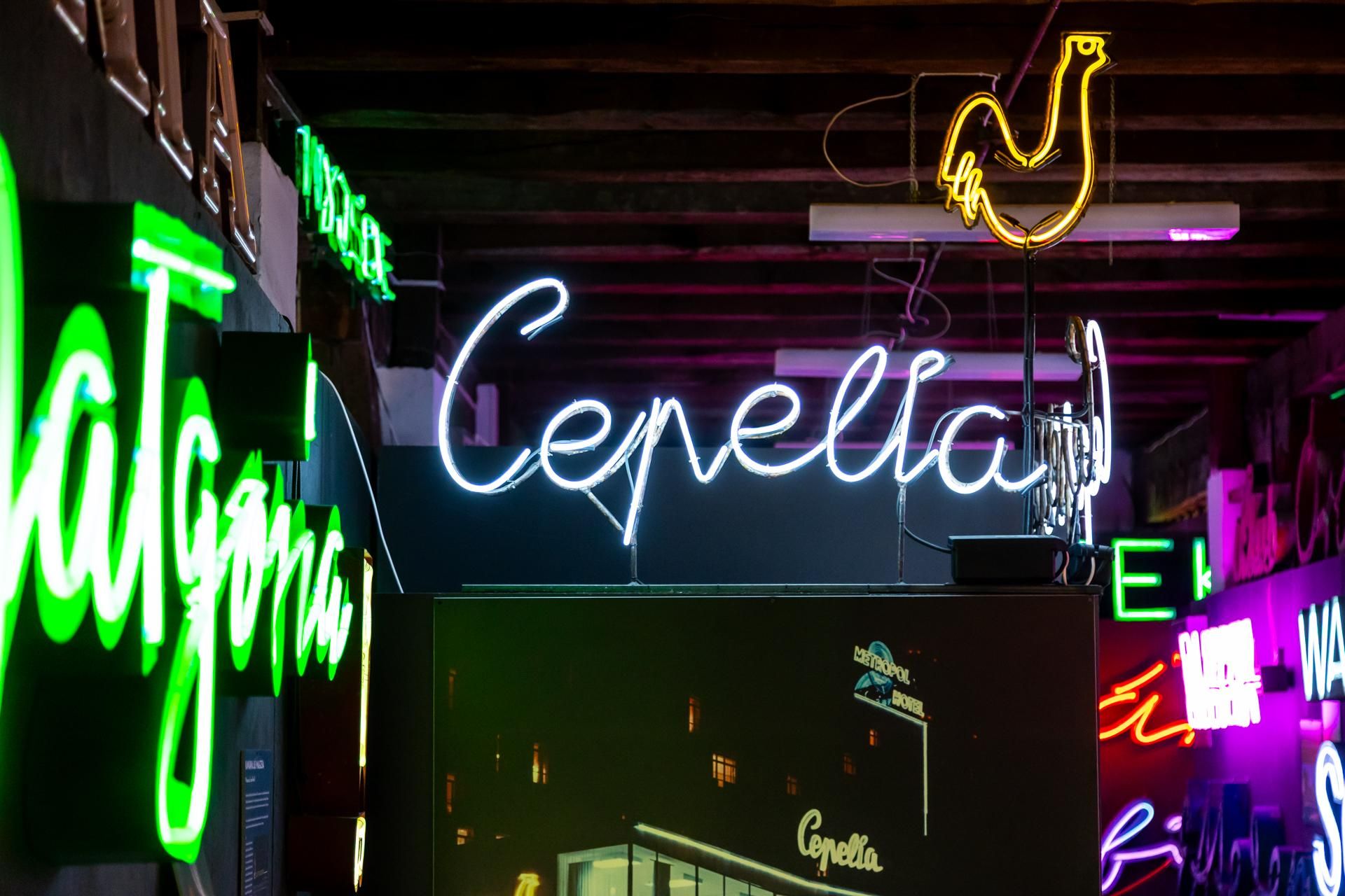 Neony z Muzeum Neonów w Warszawie