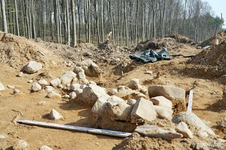 Archeolodzy pracujący w miejscu, gdzie znaleziono kurhany