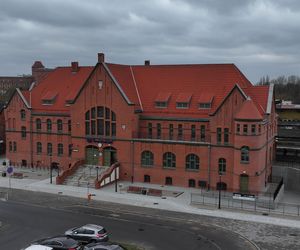 Zabytkowy dworzec kolejowy Toruń Wschodni odzyskał blask. Wygląda świetnie! 