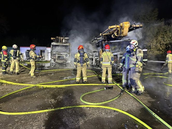 Nocny dramat pod Warszawą. Spłonęły dwie ciężarówki