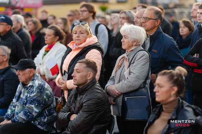 Duża frekwencja na spotkaniach Sławomira Mentzena