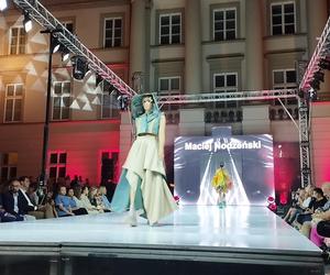 RADOM FASHION SHOW