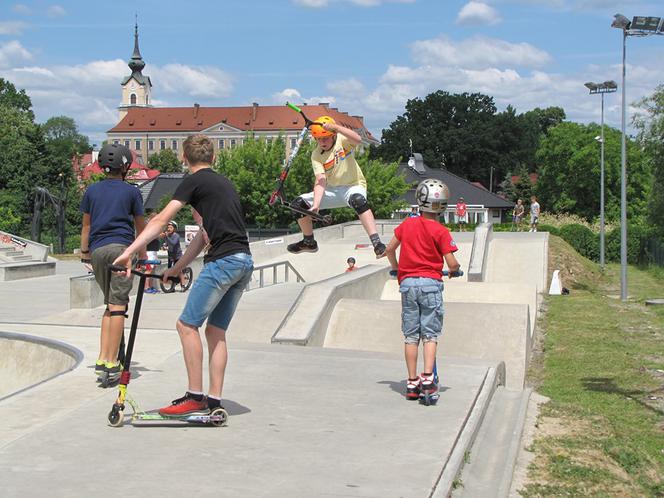 Dziś w Rzeszowie bezpłatne warsztaty jazdy na hulajnogach, rowerach i rowerach BMX