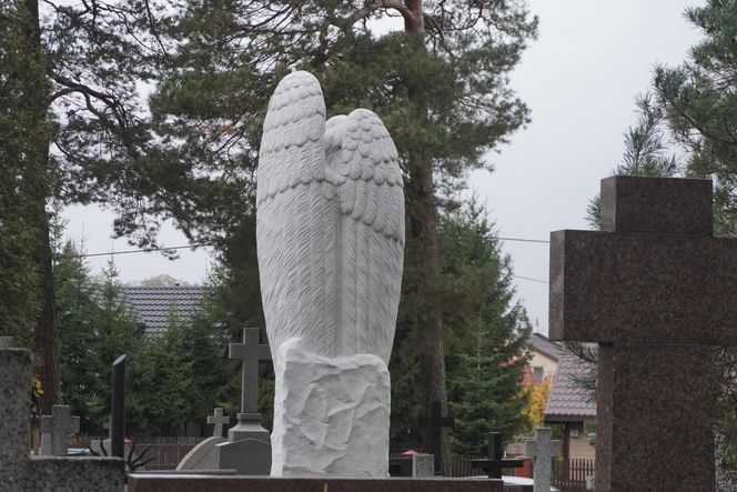 Niesamowite nagrobki i mogiły na Cmentarzu Farnym w Białymstoku