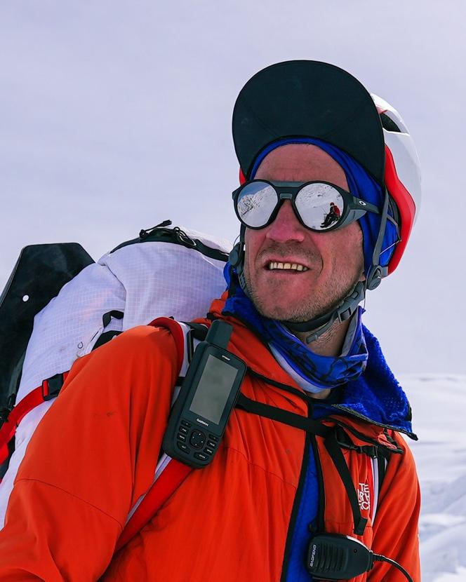 Bartek Ziemski zjechał na nartach z ośmiotysięcznika Dhaulagiri (8167 m n.p.m), wcześniej z Annapurny (8091 m n.p.m.) 