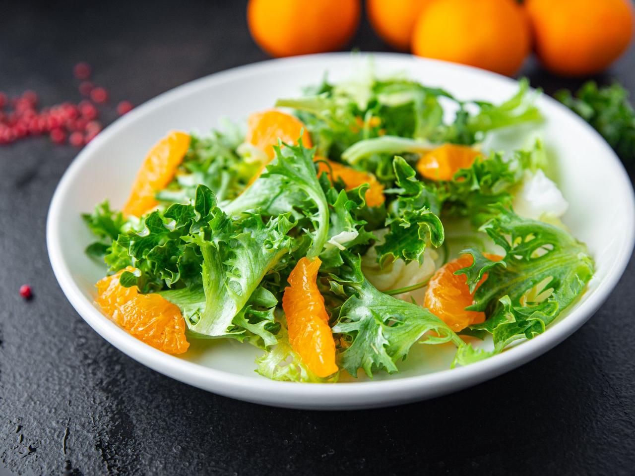 Sałata z pomarańczami - soczysta, prosta i przepyszna