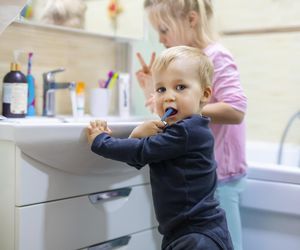 Co drugi trzylatek ma ubytki w zębach. Zęby myte byle jak, słodycze na co dzień