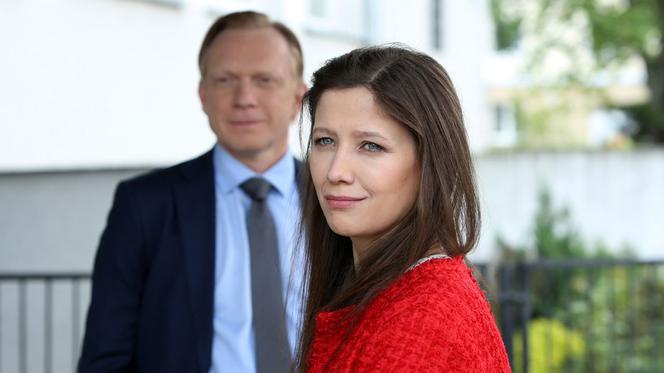 Barwy szczęścia odcinek 1492. Szczepan (Arkadiusz Janiczek), Klaudia (Anna Grycewicz)