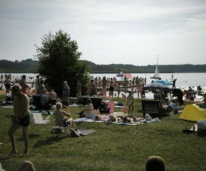 Długi sierpniowy weekend na plaży w Osiecznej