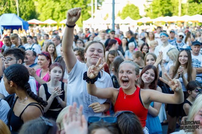 Dąbrowa Summer Festival 2023. W piątek, 7 lipca, wystąpili: Zenek Martyniuk z zespołem Akcent oraz grupa DiscoBoys