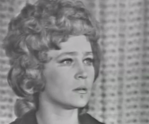 Miała talent i nazwisko, a i tak przegrała z plotką i osądem. Środowisko skazało córkę króla komedii na ciszę