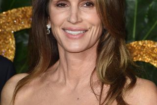 58-letnia Cindy Crawford jak dynamit! Boska prawie emerytka w bikini