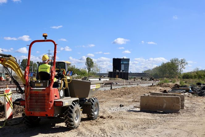Byliśmy na placu budowy STP Karolin. Tu powstaje wielka sypialnia dla pociągów metra