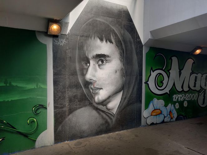 Mural z wizerunkiem Magika w przejściu podziemnym pod al. W. Roździeńskiego w Katowicach