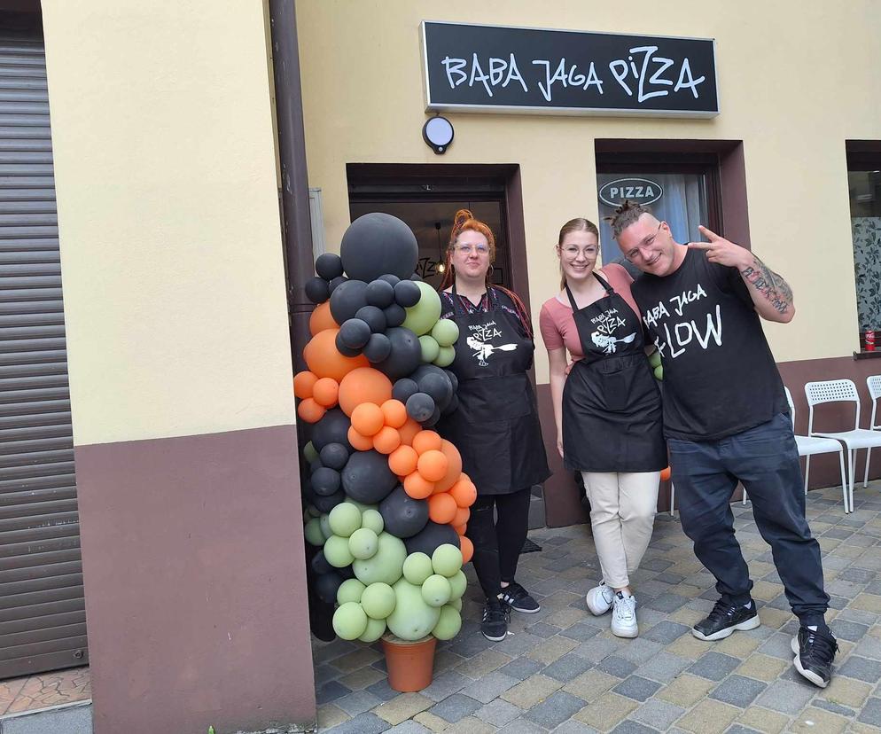 Raper Kleszcz otwarł pizzerię w Tarnowskich Górach ZDJĘCIA