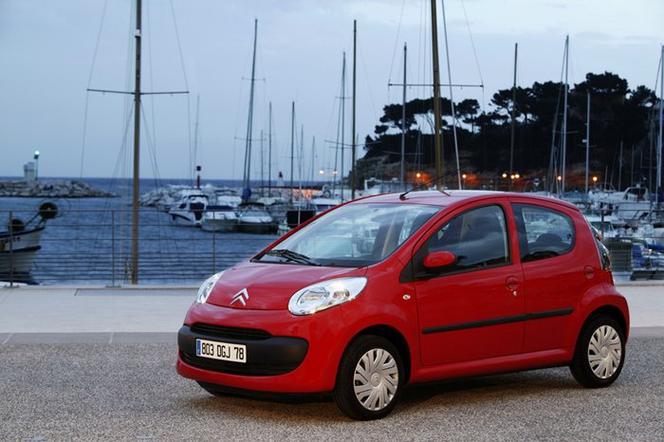 Citroen C1 1.0 hatchback, model 2011 - dane techniczne, spalanie, cena