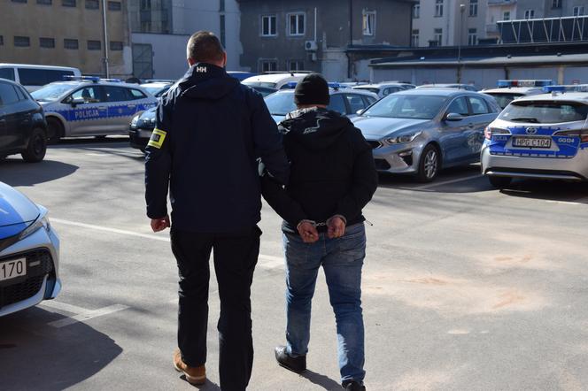 Kraków: Fałszywi policjanci oszukali zakonnika. Są kolejne zatrzymania