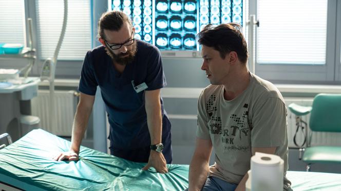 Na dobre i na złe odc. 732. Artur Bart (Piotr Głowacki), Kamil (Mariusz Bikowski)