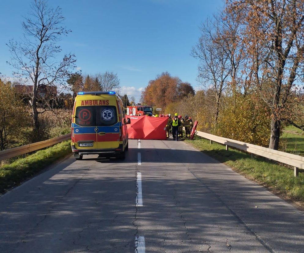 Śmiertelny wypadek pod Kielcami. Nie żyją 35-latek z opla i jego pasażer