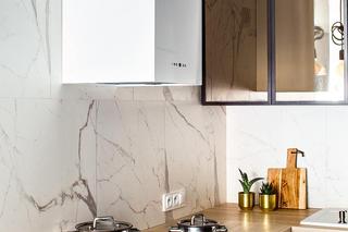 Dwupokojowe mieszkanie inspirowane paryską kamienicą