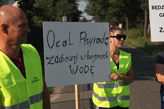 Wściekli mieszkańcy chcą zablokować budowę autostrady. Łapy precz od naszych bagien!
