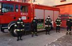 Strażacy z Hajnówki kupili kilkanaście karmników. Pomogą nie tylko ptakom [ZDJĘCIA]