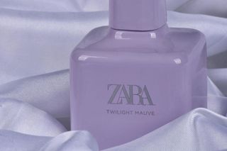 Perfumy z Zary na wyprzedaży. Podpowiadamy które zapachy warto kupić