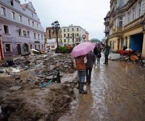 Nowe nagranie z dziewczynką z Kłodzka pojawiło się w sieci. Nie da się przejść obojętnie, ściśnie ci gardło!