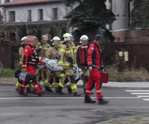 Dramat! Rodzina zatruta czadem. Mama i dwoje dzieci w szpitalu, w akcji dwa śmigłowce LPR