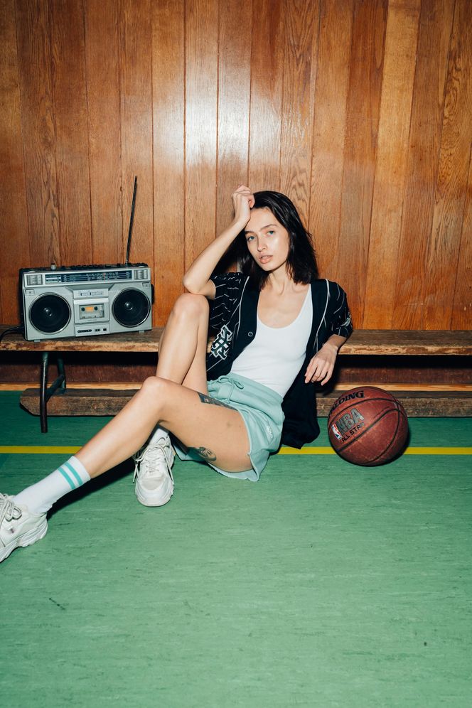 Modowa podróż do przeszłości. Pinterest ujawnił najsilniejszy trend nadchodzących miesięcy